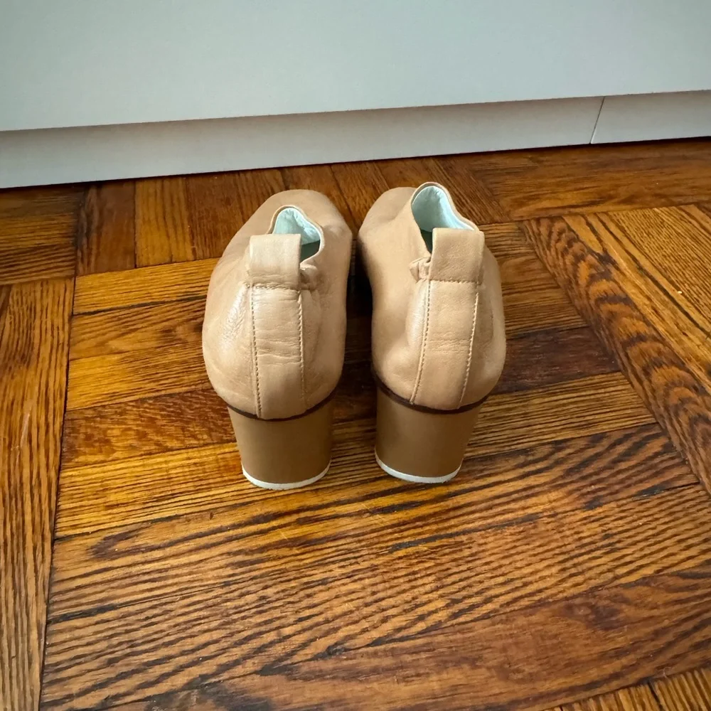 Gray Matters Tan Heels - Picture 5 of 6